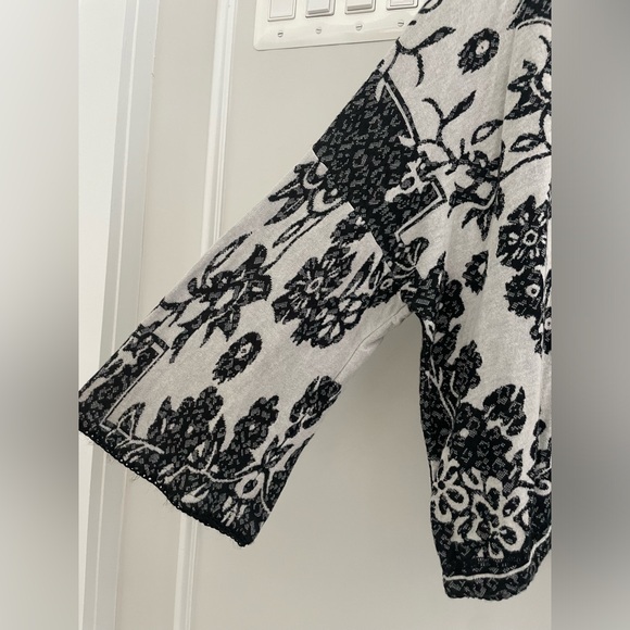 Free People Black & White Sweater 🤍🖤💛🧡 - Picture 3 of 7